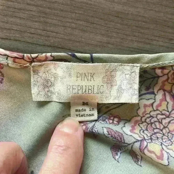 Pink Republic Woman's Tank Top Light Sage floral Size M - Picture 5 of 6